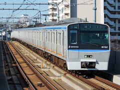 @天王町駅 (相鉄本線)

横浜から3駅、絶賛高架化工事中の駅で高架を下る列車を撮影。

