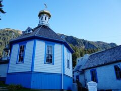 小さなロシア教会があります。アラスカ州はかつてロシア領で、アメリカが購入したという歴史があります。ロシア教会は数少ないロシアの名残です。アラスカ州立ミュージアムにもロシアに関する展示があります。