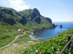 南側。桃岩荘ユースホステル（たぶん）
ガイドブックでも大きく取り上げられていた、有名な宿です。