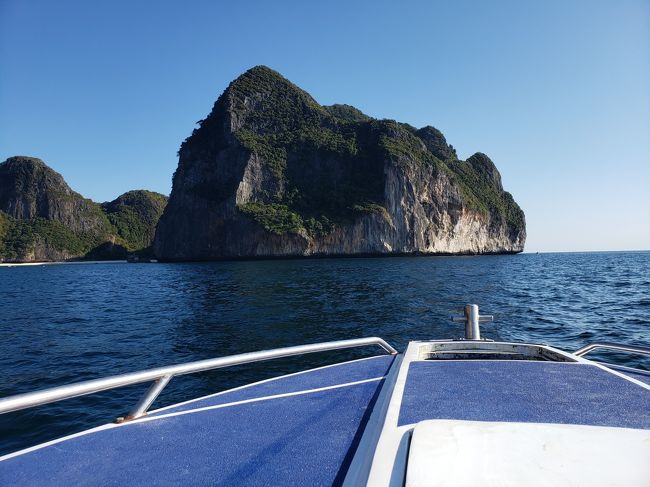 見えました。　ピピ島です。<br />島には、野生の猿もいました。<br />シュノーケリングの体験もありましたよ。