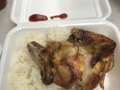 上野に来たときは友人にまず進めるアメ横のチキンマン。

メニューが増えて、いつも食べていたのがどれだかわからなくなっちゃった。

少しボリュームが減った気がするけど、味は変わらずおいしい！
本店は六本木？