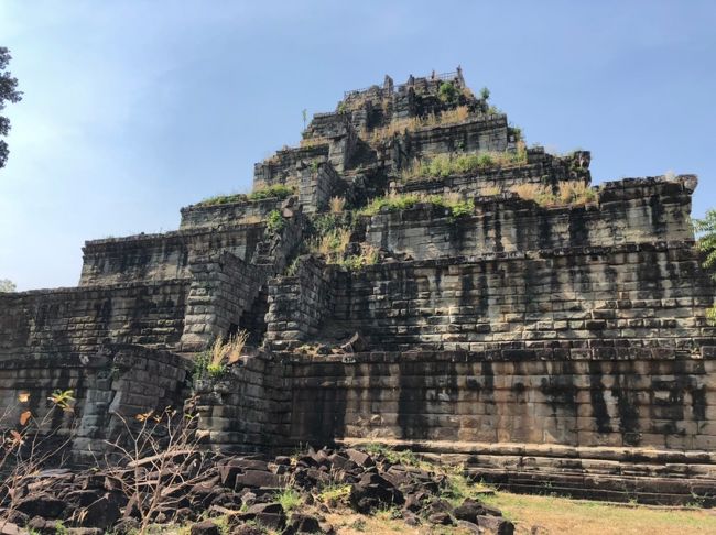 こんなところ、どこから上るのだろう・・・