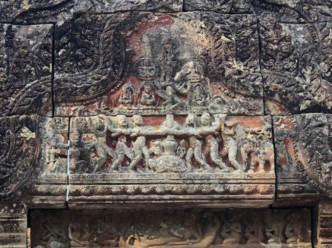 アンコールワットにあるほど壮大ではないですが、プチ乳海攪拌も笑