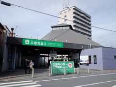 宮島口まで一時間近い鉄道の旅。