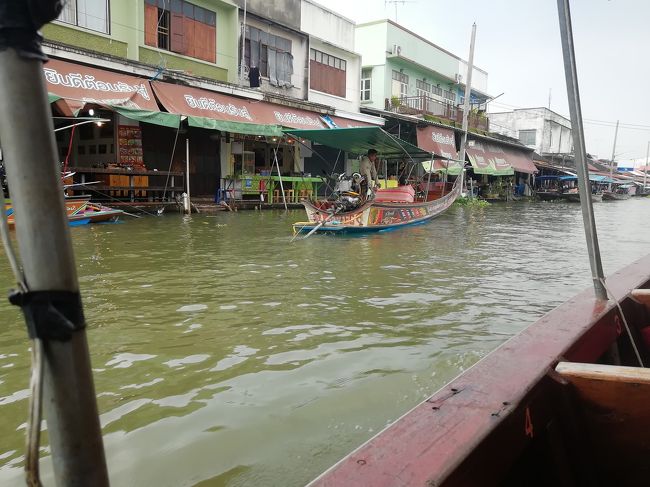 昼の舟で、あちらこちらの見学をしました。1時間30分程で50THB です。<br />呼び込みがあるところでは、ぼったくり料金を言われるので、注意しましょう。