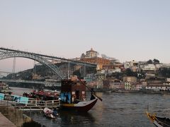 ドウロ川にかかるドン・ルイス１世橋。
エッフェルのお弟子さんにより１８８６年に建造されました。