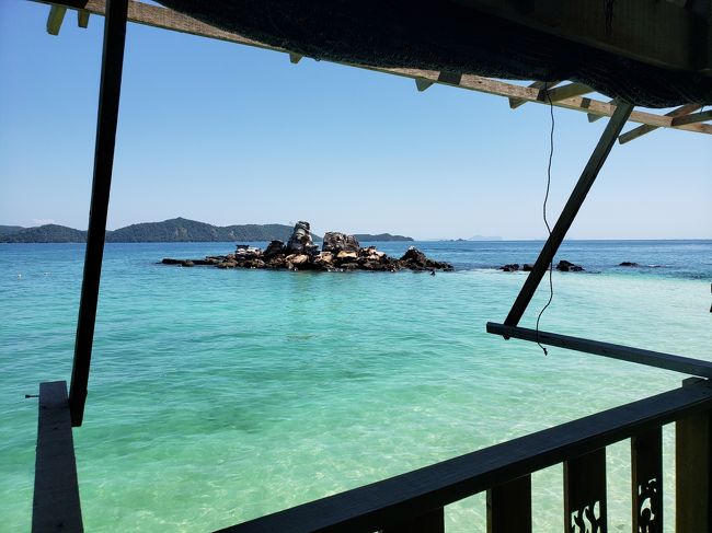 のどかな海岸で、<br />現地のビールがまた美味い。<br />時間があれば、ここで寝ていたい。<br /><br />ツアーなんで、集合時間に戻らなければ・・・