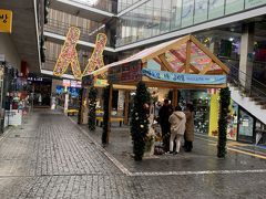 荷物を預けて、身軽になったのでサムジギルにきました！雨が降ってきた…。。。