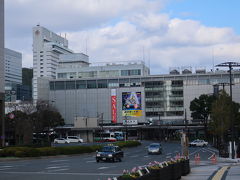 お散歩がてら広島駅まで歩きました。