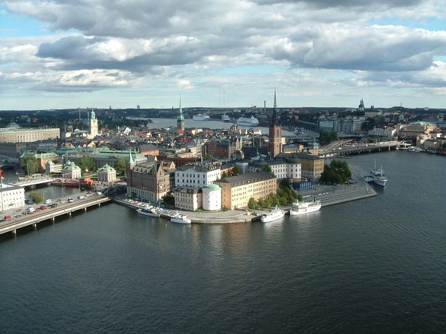 英国がEUを離脱しましたね。私が２００３年９月１１日に帰国する前日、スウェーデンのユーロ導入に賛成するアンナ　リンド外相の暗殺事件があったのですが、今のEUを見て彼女は何を思うのでしょうか？<br /><br />読んでいただきTack så mycket.(ありがとうございます。）<br />