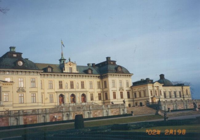 ドロットニングホルム宮殿。庭と宮殿の調和が美しい。