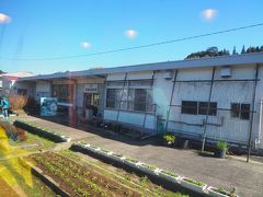 その次は霧島温泉駅。