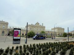 乗車時間20分強、ランス駅に到着したのは17:08頃。
予約していたホテルはこのランス駅の裏側。