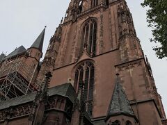 大聖堂。ドイツ到着後、今回の旅行で最初に見る大型建築物との遭遇です。その大きさに圧倒されました。思い切って観光に来てよかった。