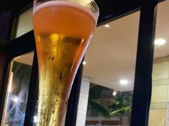 次の次の次で

Yard house で乾杯～～
(本日何回目ですか？6回目。。）

