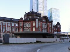 一ツ橋出口から2km、7分。
本日の宿は東京ステーションホテル。