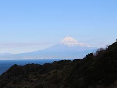 歩いた先に、富士見台がありました。
駿河湾越しに、御前崎から富士山が眺められます^^