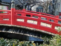 昨日も来たはりまや橋へ。日本には『三大がっかり名所』と呼ばれるものがあります。
札幌時計台。長崎オランダ坂。そしてこの高知県はりまや橋です。確かに言われなければ普通に通過してしまいそう、、。
