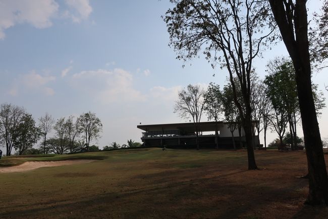 ■Pattavia Century Golf Club<br />暑い時間帯有ったが、熱中ゴルフで、さわやか運動ゴルフでした。<br /><br />最終No.18ホール<br />グリーンは下から攻めが無難でした。