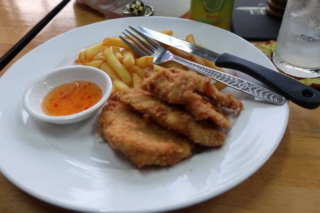 ■Pattavia Century Golf Club<br />Links　Golf Barでの軽食は何時もサービス。<br />結構、いい味です。