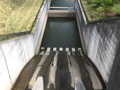 漏斗の向こうはこんなでした。