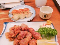 ちょっとお酒が飲みたくなって入ったお店の
つくねが美味しい～～～～～～～～～！！！

ふらっとひとりで入ったのに
優しい雰囲気のお店でした。