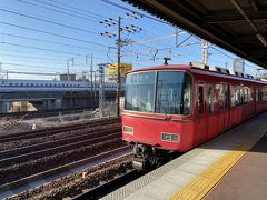 ナゴヤ球場前駅に到着。ちなみに今は山王駅に改名されてます。