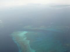 そろそろ降下

おーおーおー、八重干瀬（やびじ）ですよ！

※池間島の東にある日本最大のサンゴ礁

