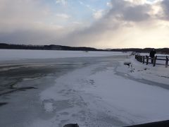 　ちょっと時間があったので濤沸湖（とうふつこ）へGO！
　白鳥を観ようと思って濤沸湖へ行ったら～白鳥は一匹もいませんでした～♪
チックショー！！( ｀ー´)ノ