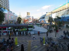 戻ってきた赤羽駅前でちょっと遅い昼食。