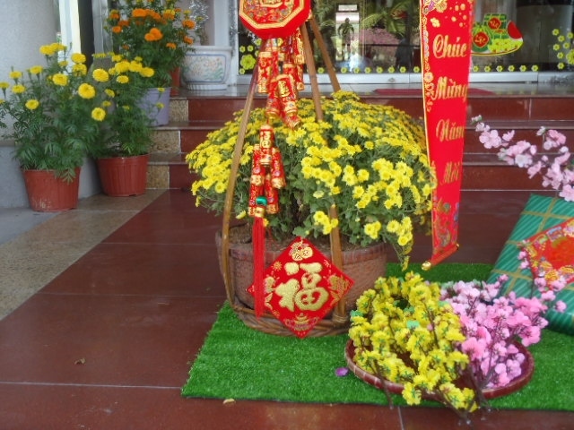 丁度・飾りつけの最中だったので暫らく様子を見ていて・・・