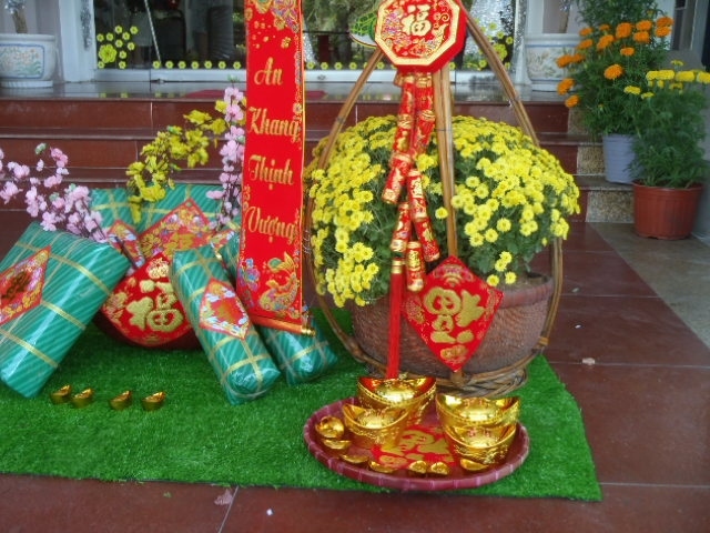 此方側の”福”の字が逆さまになっているのを見て、逆になっているよ！と<br />問いかけたら、此れが正しい飾り方なのだとか・・・<br />此れで”福”が舞い込むで来るのだそうです。とかの説明でした。<br />昔からのおまじないの一種かな？