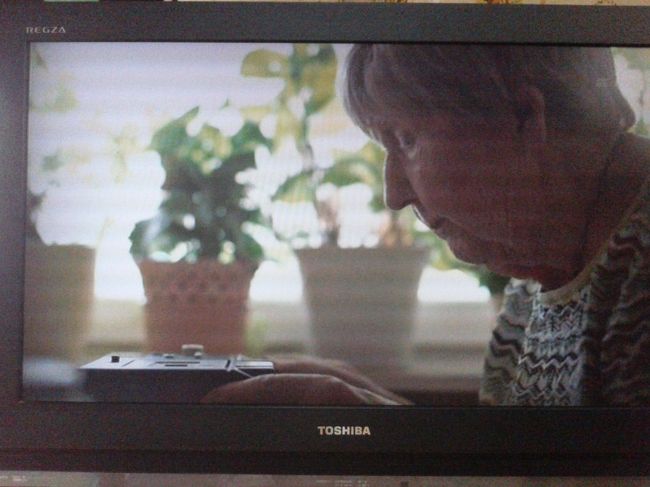 NHKBS「世界のドキュメンタリー」で何度か放送されている、ご主人を亡くしたあとパソコンを始め１００歳でブログを書く世界最高齢のブロガーとして有名になったスウェーデンのダグニー　カールソンさん。１９１２年のお生まれです。<br /><br />このドキュメンタリーで使われている、哀愁漂うトランペットの曲などSVTにメールして曲名を教えてもらいたいと思っています。