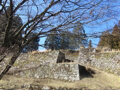 岩村城跡・・・700年の歴史物語る城跡

岩村城の広大な規模と形状を示す石垣は必見

マップ片手に歩き回れば、要塞堅固な山城の魅力感じます