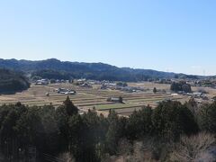 農村景観日本一展望台・・・平成元年に「農村景観日本一」と評された富田地区見渡せる展望台

美しい日本の原風景が広がり、ノスタルジックな気分になれます