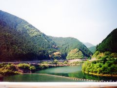 ◆思い出した

この写真はどこだろうとずっと考えていたが、四国で一番大きなダム湖。
早明浦ダムだった。