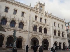 ロシオ駅へ

昨日、予想以上にサクサクと回れて市内の行きたかったところは大体行けたので
今日は遠出することに