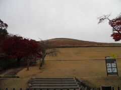 若草山に到着。
子供の時に遠足で登った以来。