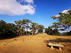 浦添城の跡。
戦争でめちゃくちゃになったので、想像で石垣を詰んだらしい。