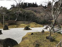 瑞巌寺のすぐお隣にある円通院にも寄ってみました。入ったところすぐにある石庭。