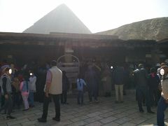 入場券売り場に到着
この入場券売り場はクフ王のピラミッド前にあり広い窓口の方です