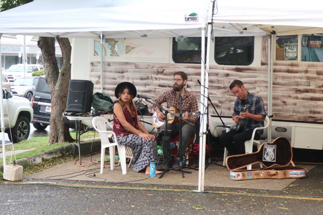 日曜日にカイルアへ来られる方は　ここで朝食かお昼ごはんを調達されてみてはいかがですか？