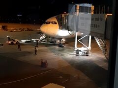 ＰＭ８時。ラオス・ビエンチャンのワッタイ国際空港に無事到着。

タイとの時差はありません。