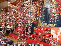 松田山　西平畑公園　子どもの館　雛のつるし飾り

手作りの雛のつるし飾り約6000個が飾られています。
一番長いものは約5m（約600個）あるそうです。
