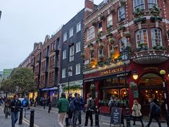 Covent Garden の周囲の繁華街です。