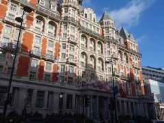 ちょっと高級ホテルによって，下見してみましょう。
https://www.mandarinoriental.com/london/hyde-park/luxury-hotel?kw=london-mandarin_b&htl=MOLON&eng=Google_EN&src=PPC&ds_rl=1033601&ds_rl=1036057&gclid=EAIaIQobChMI--mUgeDP5wIVlaqWCh0OYQDxEAAYASAAEgKiefD_BwE&gclsrc=aw.ds