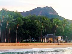 Oahu-25　カピオラニビーチ      48/       37