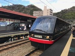 帰りの踊子指定席も確保したし、お次は下田に向かいましょう。

電車を待っていたら……あれ？もしかして我らが乗る次の電車…黒船じゃない？！キンメちゃんばかり気にしていて黒船の時刻表を見ていなかったヨwこれはラッキー☆

13:42発河津→13:57着伊豆急下田