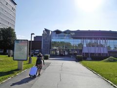 コシチェ駅。
着いた時は電車の遅れやお天気の悪さで良い印象がなかったんですがこうやって見るとなかなかどうして立派な建物じゃないですか・・