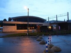 お土産が多くなってしまったので一回トラムで戻ってきてホテルに荷物を置くことに。金曜日などでお店によっては普段より少し長く営業しているし、前日にオーダーストップで入れなかったTokumaruも金曜日は１時間長いのを確認していたので精神的に余裕があります。